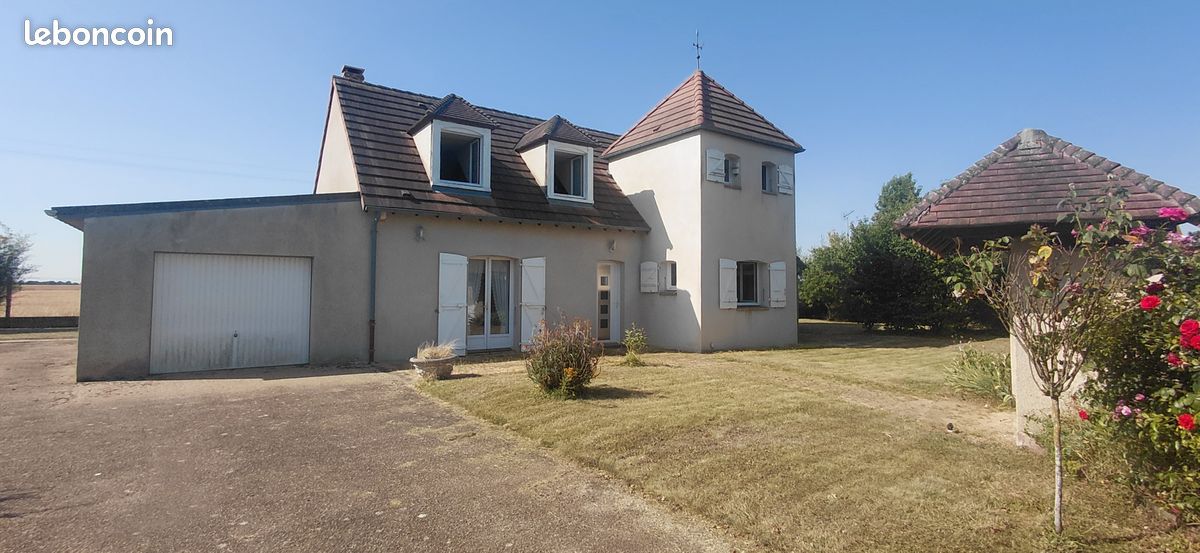 Maison 7 pièces 160 m² · à Dourdan · 160 m² · 322 000 €