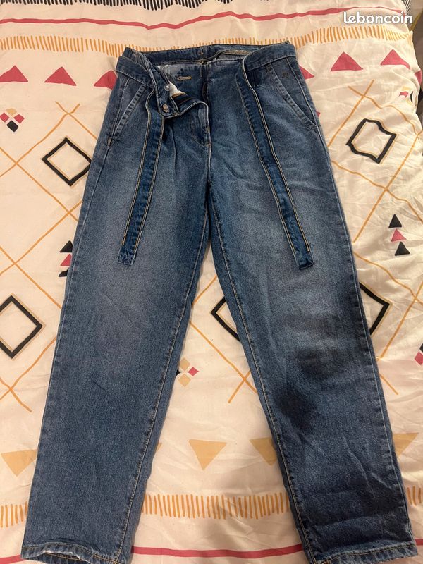 Pantalon en jean avec ceinture (image 1)