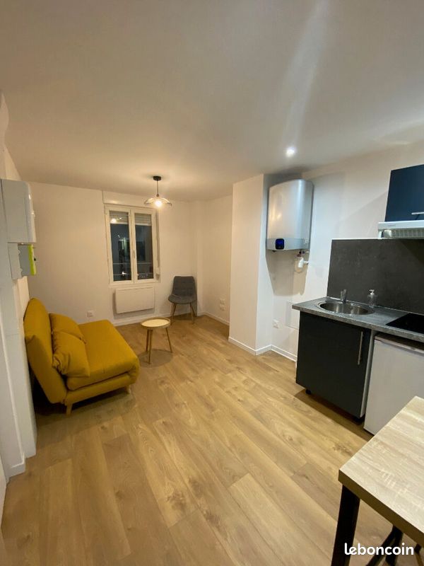 Appartement 1 pièce 18 m² · à Saint-Quentin · 18 m² · 325 €/mois