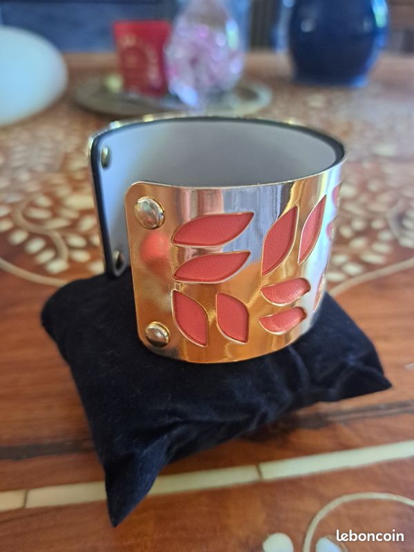 2 bracelets (image 2)