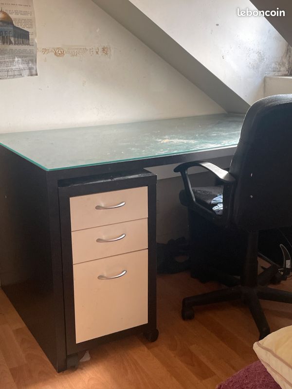 Bureau noir (image 1)