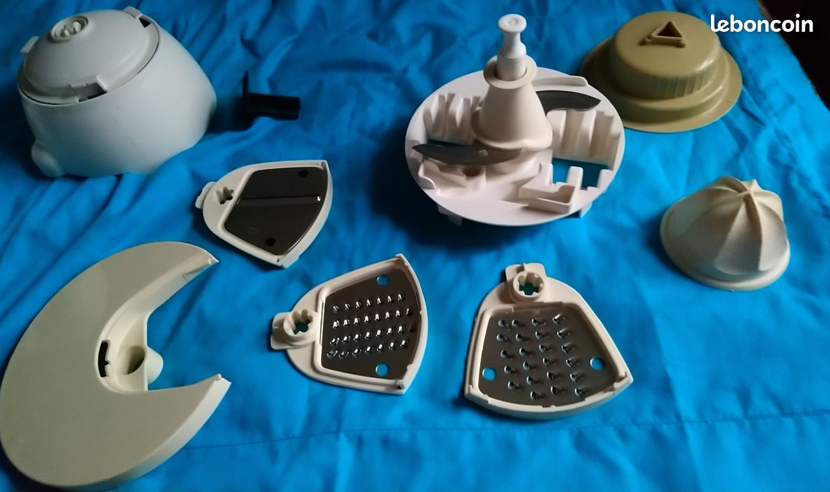 Robot moulinex et ses accessoires (image 1)