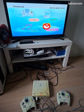 SEGA Dreamcast en boîte complète + 2 manettes + 4 jeux JAP RARES Pack Yukawa - Consoles