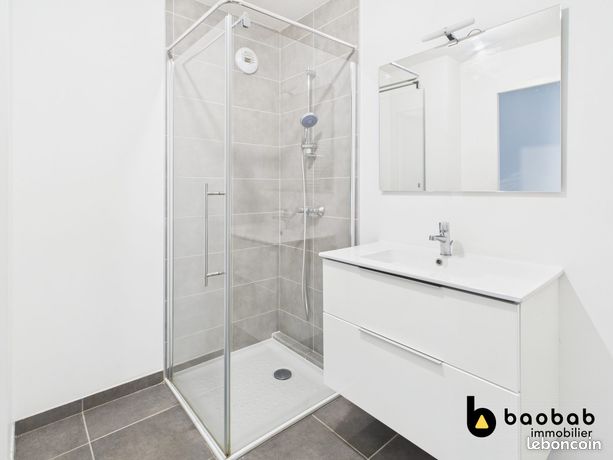 https://img.leboncoin.fr/api/v1/lbcpb1/images/c1/1e/07/c11e076469b24df26c0b9477a1b17c104afeb66b.jpg?rule=ad-image