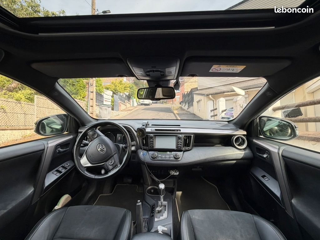 Toyota RAV4 Hybride Black Edition (image 3)