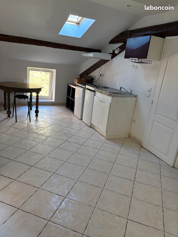 Appartement 2 pièces 25 m² · à Saint-Étienne · 25 m² · 320 €/mois