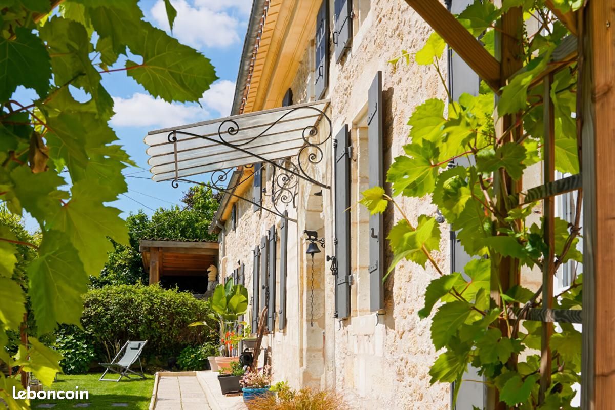 Maison 7 pièces 229 m² · à Galgon · 229 m² · 520 000 €