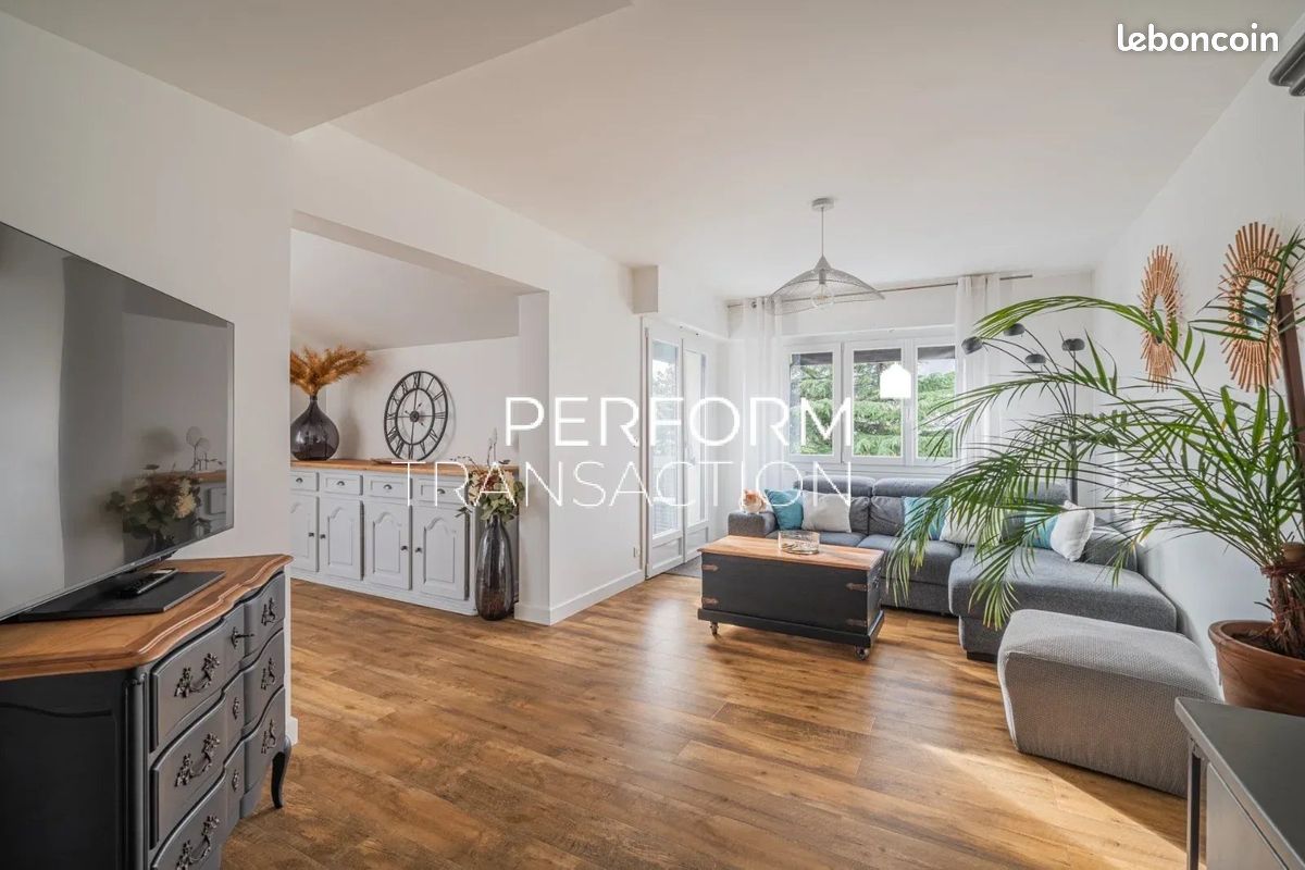 Appartement 5 pièces 131 m² · à Échirolles · 131 m² · 279 000 €