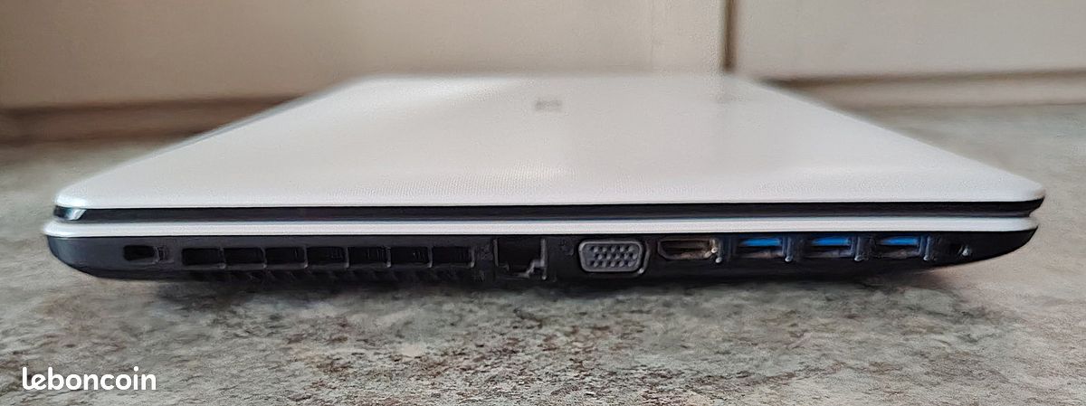 PC Portable ASUS Grand écran 17.3 Pouces, i3, 8 GO Rame