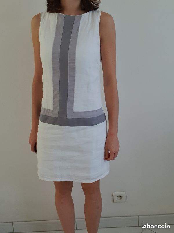 Robe blanche et grise (image 1)