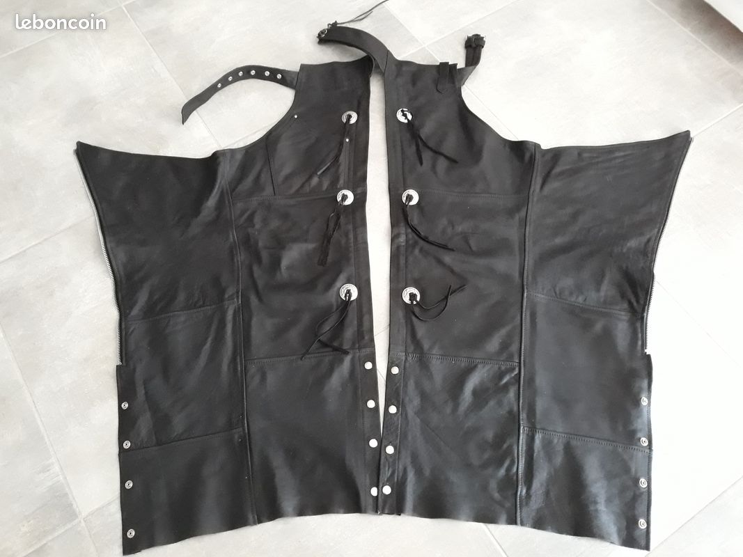 Chaps Moto Cuir Femme – Diamond Plate Buffalo, Patchwork Noir Plaque Diamant, Taille M