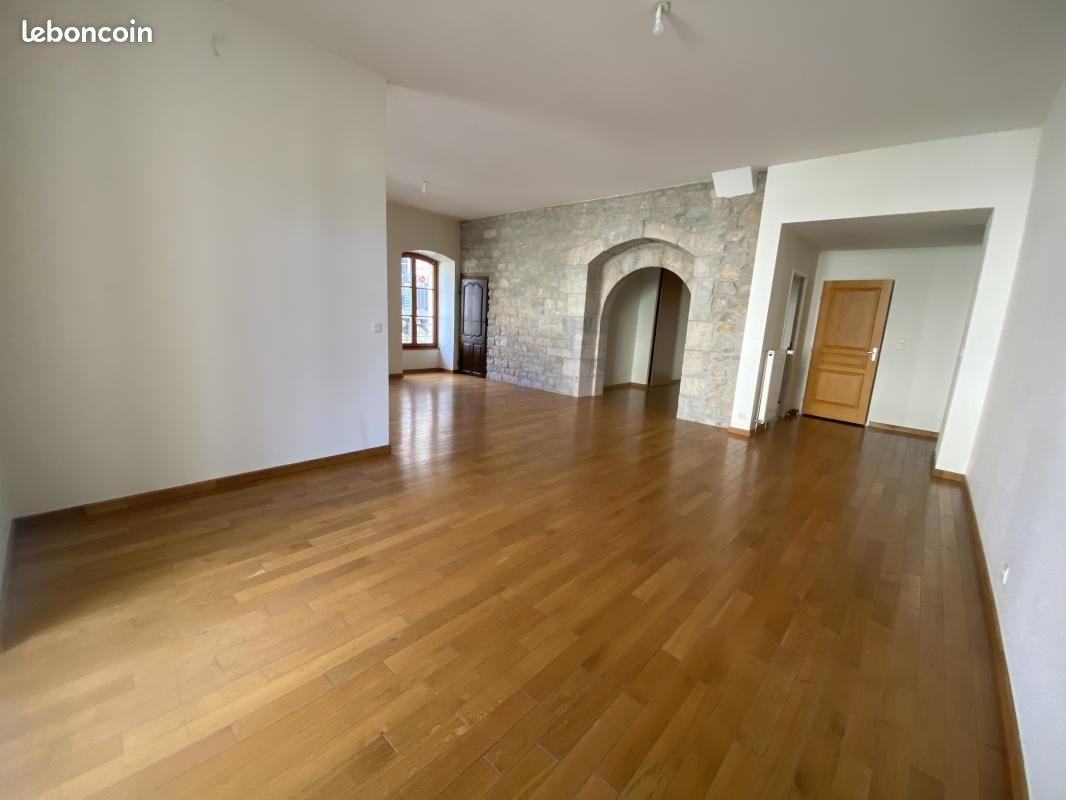 Appartement 4 pièces 127 m² · à Besançon · 127 m² · 1 400 €/mois
