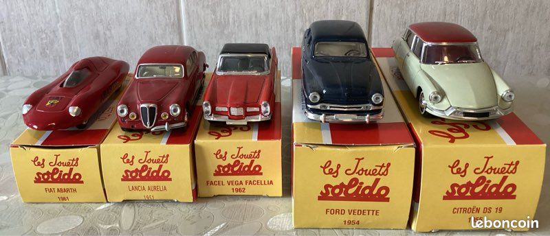 SOLIDO : Ensemble de 12 voitures miniatures échelle 1/43 dont Ford Mark