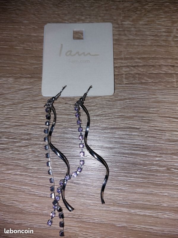 Boucle d'oreille (image 1)