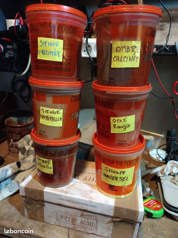 Pigments pour peinture "en détrempe" ou peinture dite "à la colle" ou détrempe vernie, dite "Chipolin" (image 1)