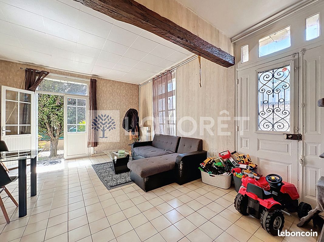 Maison 6 pièces 255 m² · à Martaizé · 255 m² · 130 000 €