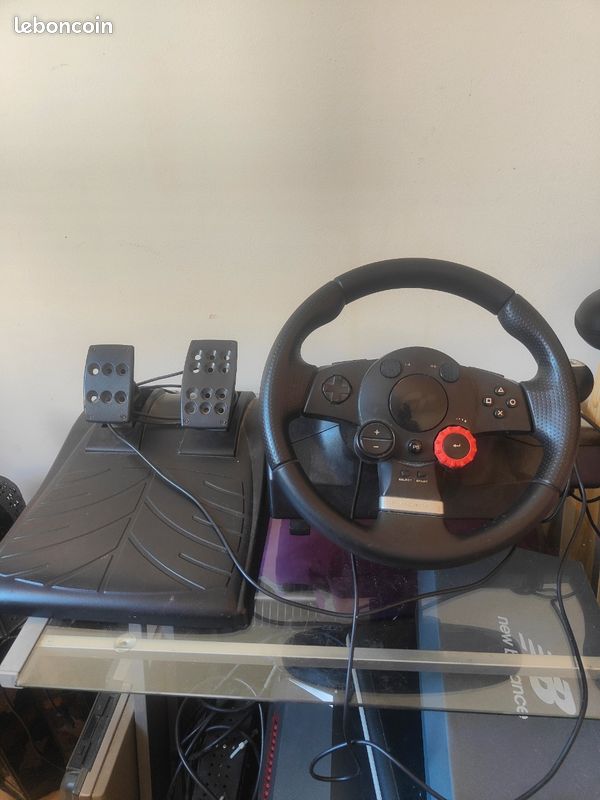 Volant Logitech driving force gt plus pédalier pc/ ps3 parfait état (image 4)