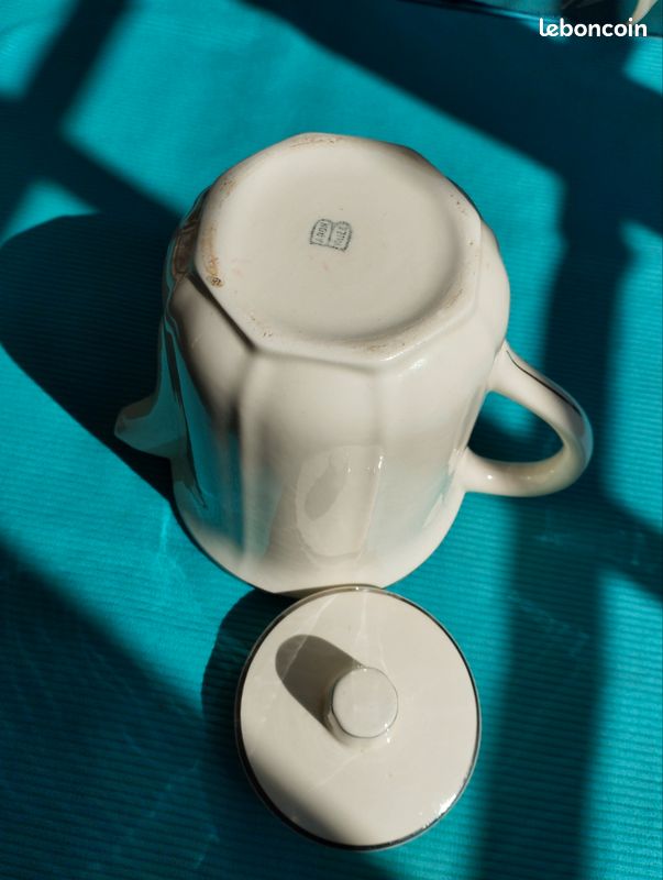 Cafetière-théière Ancienne Badonviller En Faïence Blanche - Occasion