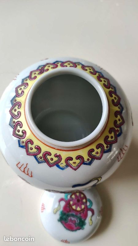 Boîte à thé/Boîte à gingembre forme boule en porcelaine chinoise. Motifs chien Foo/Fu polychromes (image 9)