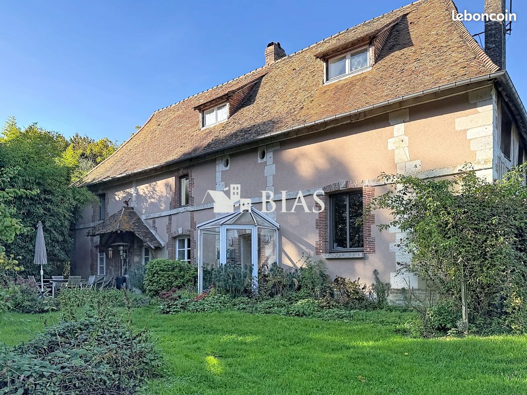 Maison 8 pièces 253 m² · à Crestot · 253 m² · 645 000 €