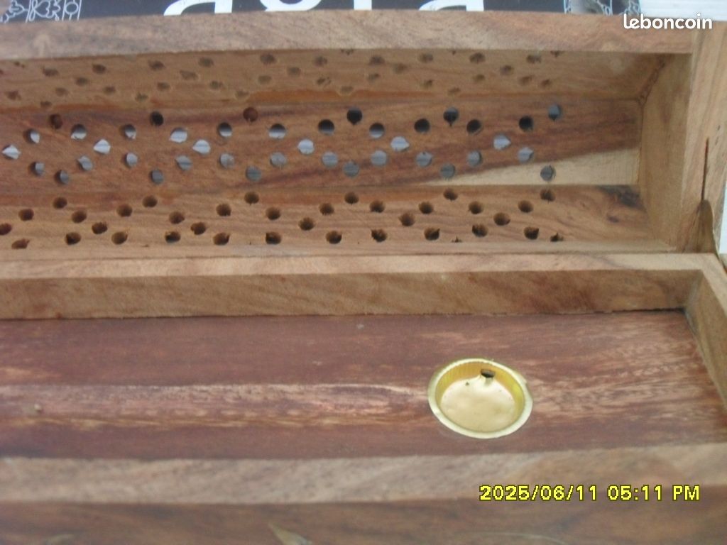 Porte Encens En Bois Rond Sculpté