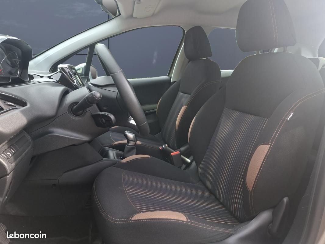Peugeot 208 1.2 Vti 80 ch Urban Soul /Distri ok/Suivi complet entretiens/2eme main (image 10)