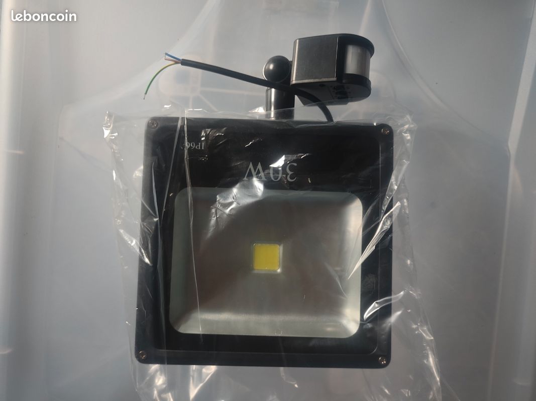 Spot led 30 watt (image 1)
