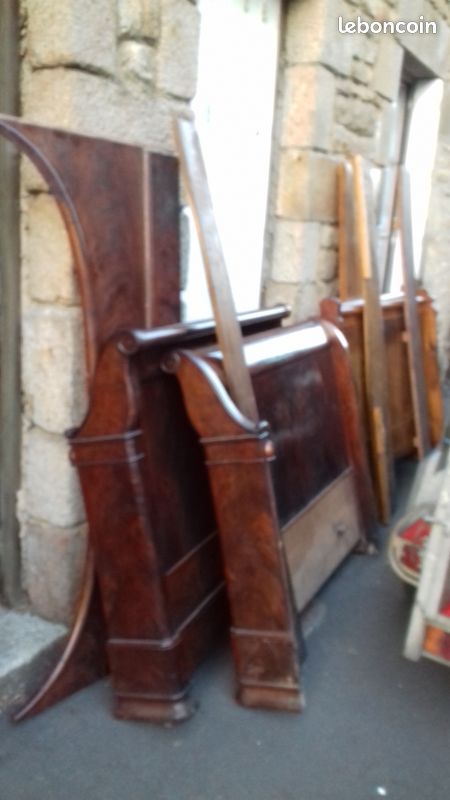 Ancien lit acajou à restaurer sans sommier et matelas (image 1)
