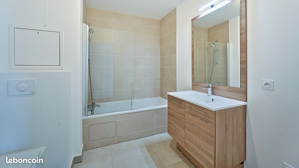 Appartement a louer rueil-malmaison - 5 pièce(s) - 96 m2 - Surfyn