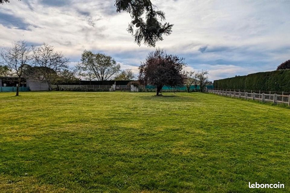 Terrain 2498 m² · à Cazères · 126 000 €