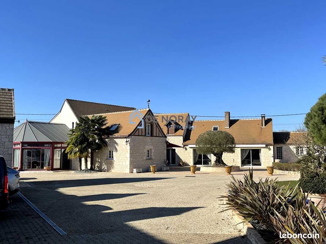Maison 10 pièces 350 m² · à Amboise · 350 m² · 950 000 €