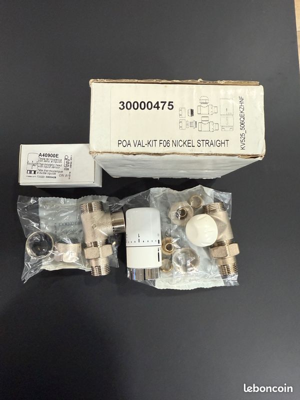 Kit RADIATEUR robinet droit+Tete THERMOSTATIQUE blanc ACOVA POA VAL-KIT F06 NICKEL STRAIGHT REF 841068 (Qté 1) (image 1)