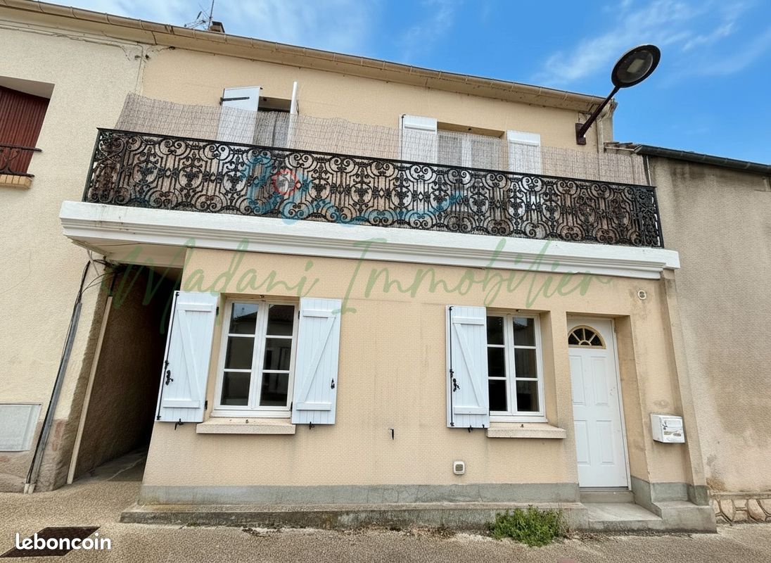 Immeuble 6 pièces 80 m² · à Freneuse · 80 m² · 179 900 €