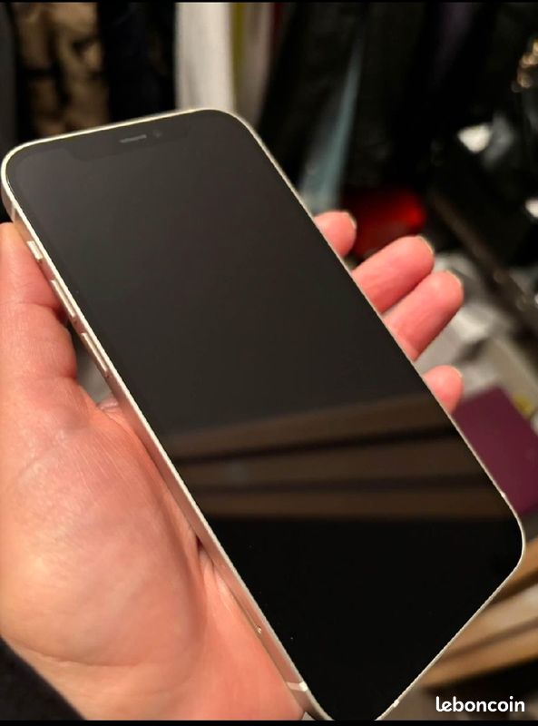 IPhone 12 SOUS GARANTIE 📄 (image 1)