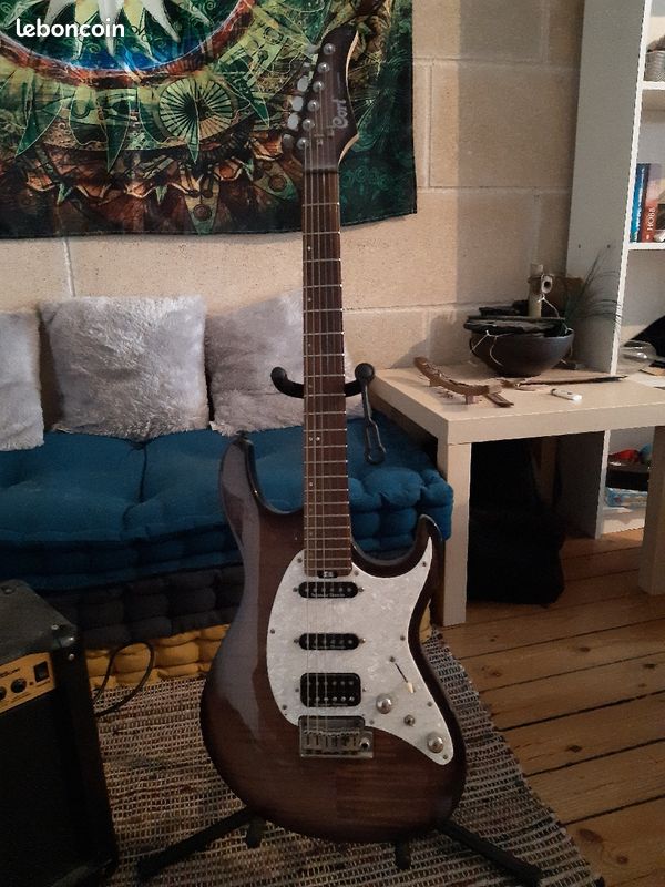 Guitare Cort (image 1)
