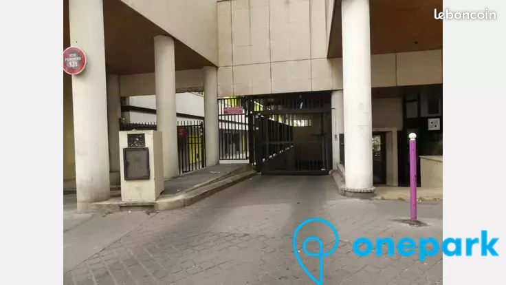 Parking 12 m² · à Paris · 12 m² · 100 €/mois