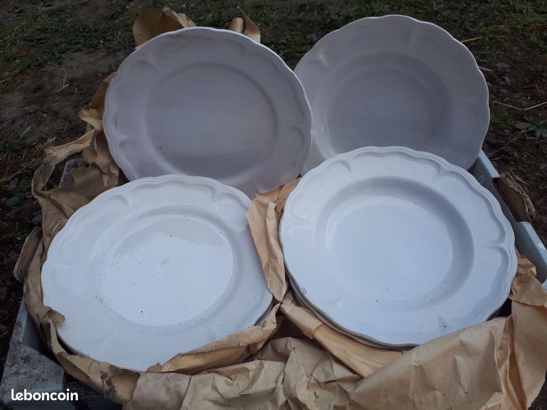 Assiettes blanches (image 1)