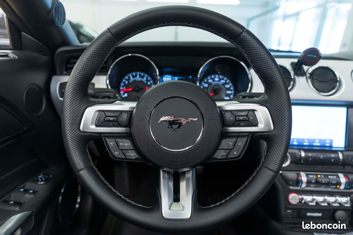 FORD Mustang GT CABRIOLET 5.0 V8 426CH BVA - GPL - CUIR - APPLE CARPLAY (image 11)