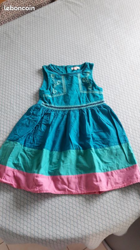 Robe à bretelle rose et verte taille 8 ans (image 5)