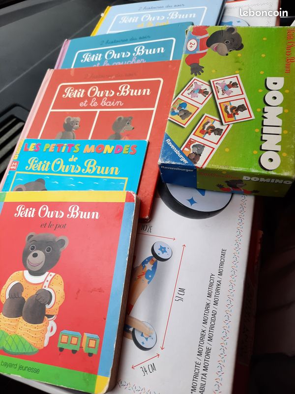Livres et jeu de domino petit ours brun (image 1)