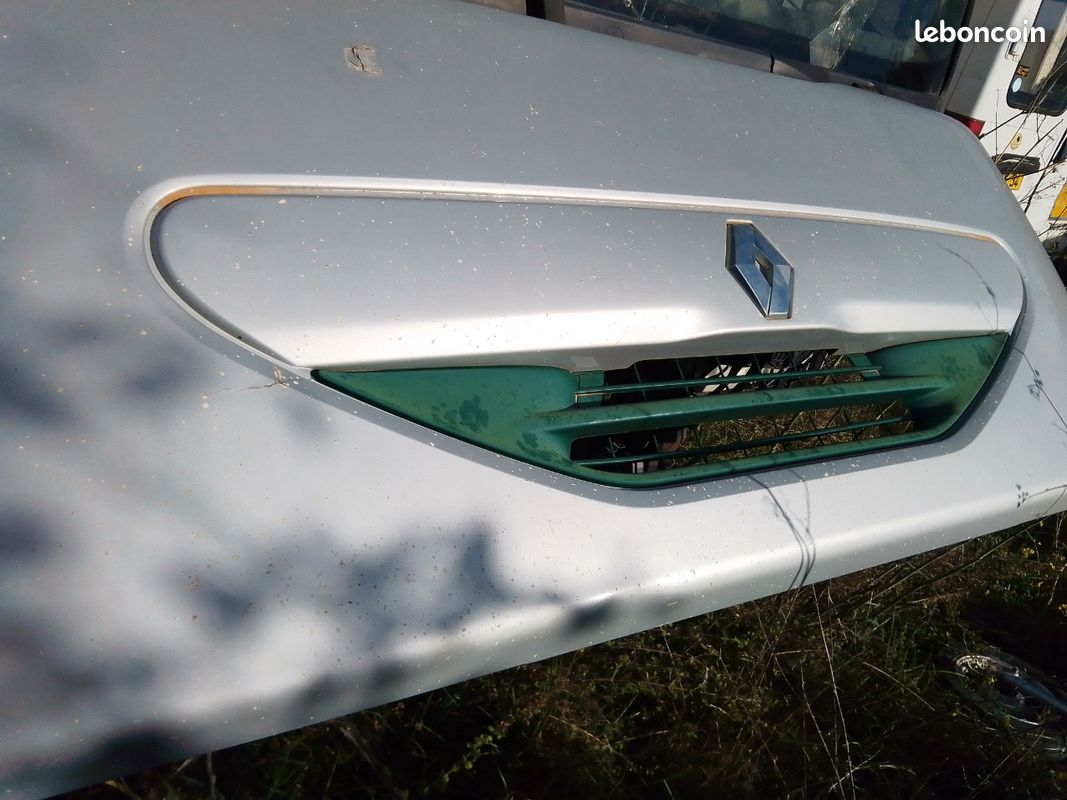 Capot Renault midlum (image 1)