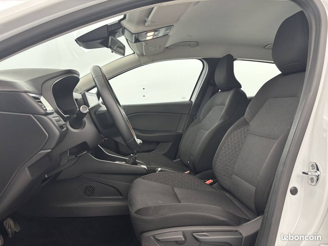 RENAULT Clio TCe 90 - 21 Business (image 9)