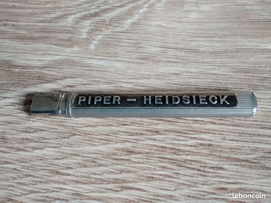 Ancien porte-crayon publicitaire Piper Heidsieck (image 1)