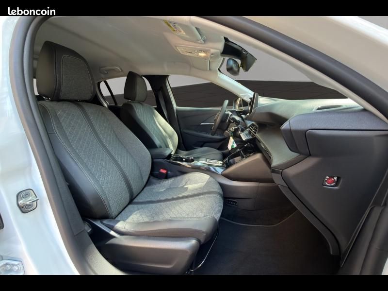 Peugeot 208 1.2 Hybrid 110ch Allure e-DCS6 (image 13)