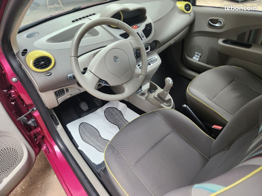 Renault Twingo 1.5 dCi 85 Privilège Clim USB AUX Attelage (image 3)