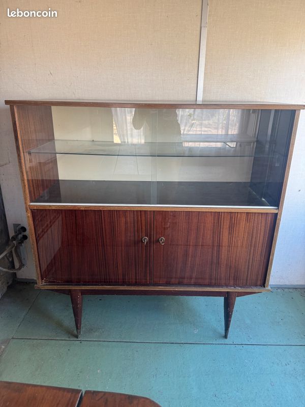 Meuble vitrine vintage années 60/70 – buffet vitré sur pieds compas » (image 1)