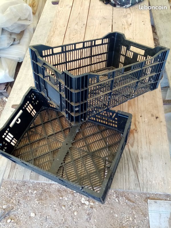 Vend caisse plastique 40*60 cm (image 1)
