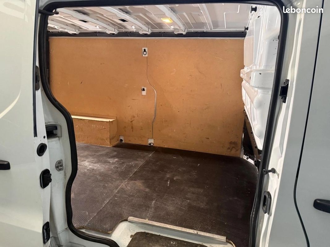 Renault Trafic Vu FOURGON 1.6 DCI 120 1T2 L1H1 ENERGY CONFORT (image 20)