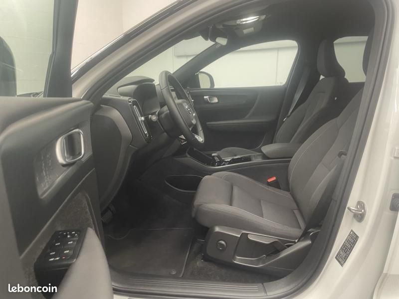 Volvo EX40 Single Extended Range 252ch Plus (image 4)