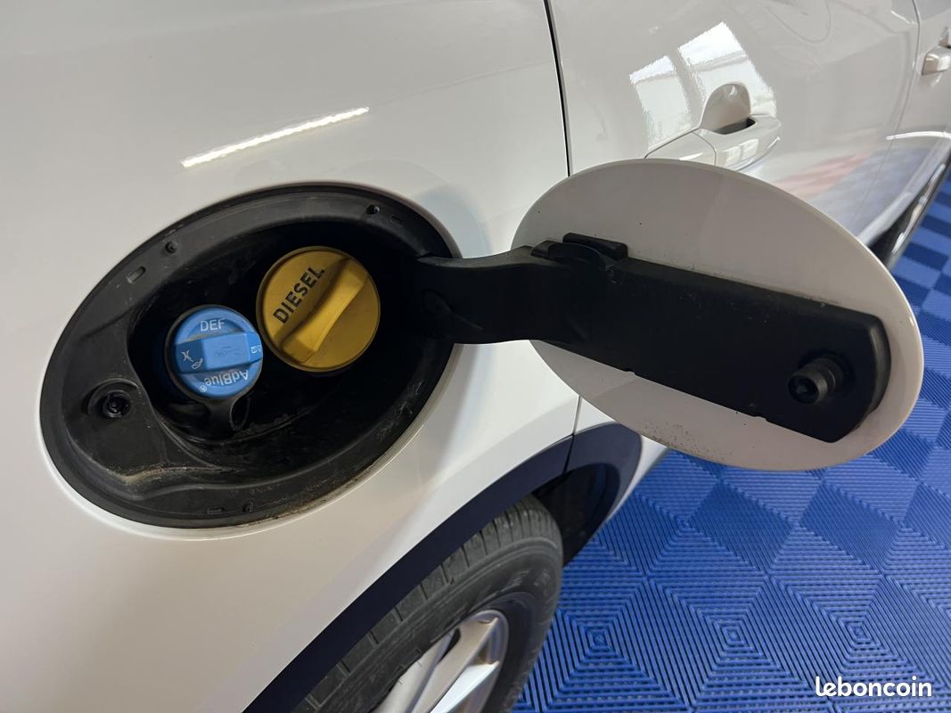 Jaguar e-pace 2.0 d150 150 awd (image 27)